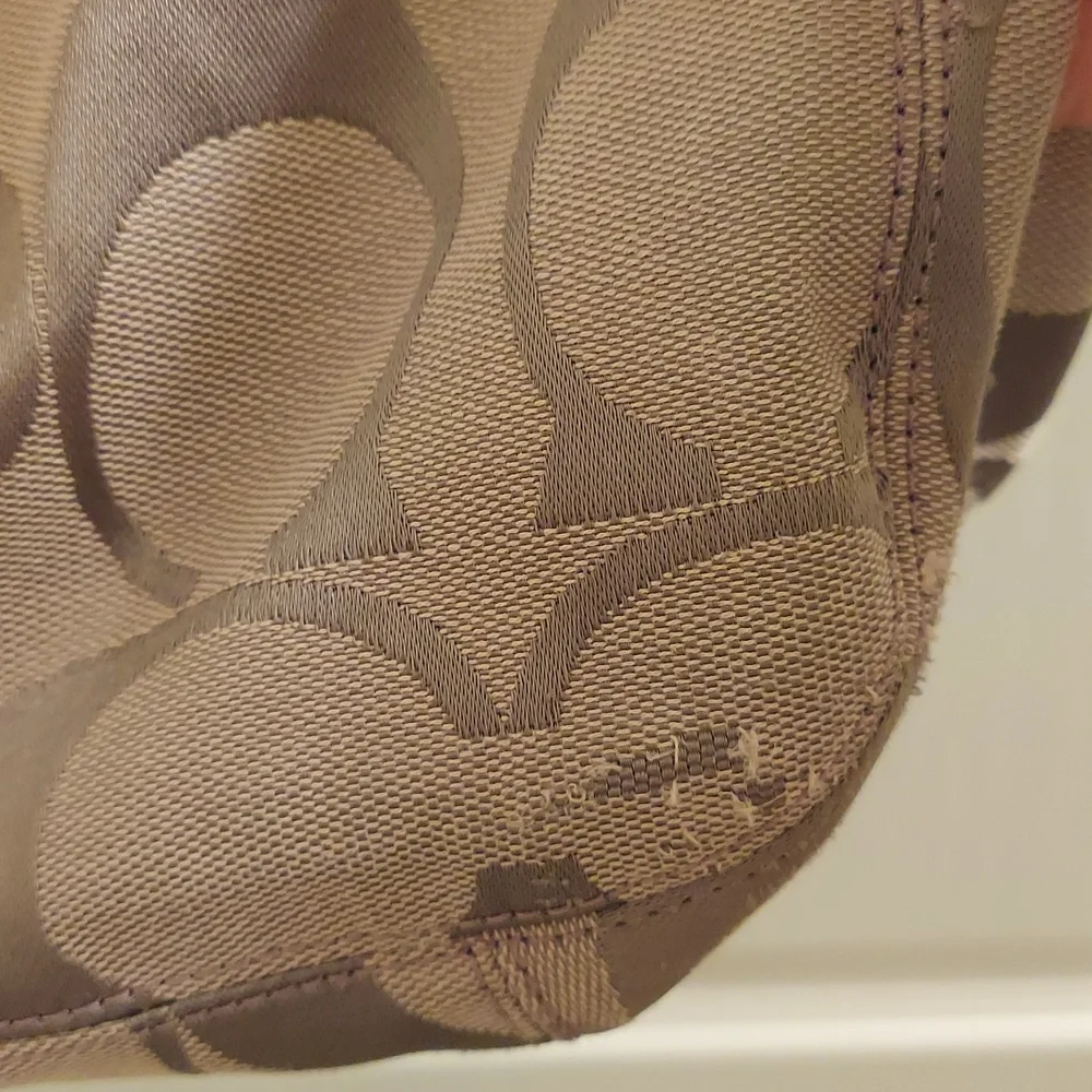 Cute! GUC Coach Lavendar Purse - Picture 5 of 14
